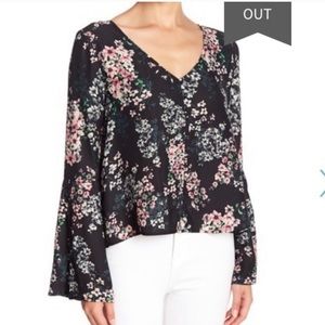 NWT Cupcakes and Cashmere Floral Blouse